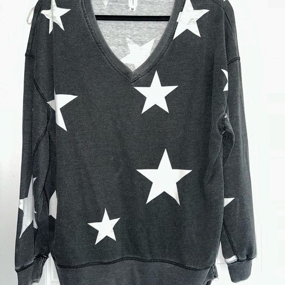 Tops - Star Patterned V-Neck Sweater
